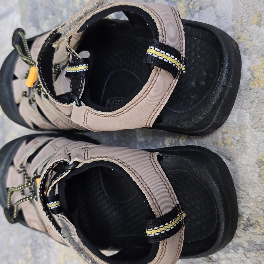 Keen Newport H2 Sandals - YOUTH Size 4 - Picture 8 of 15